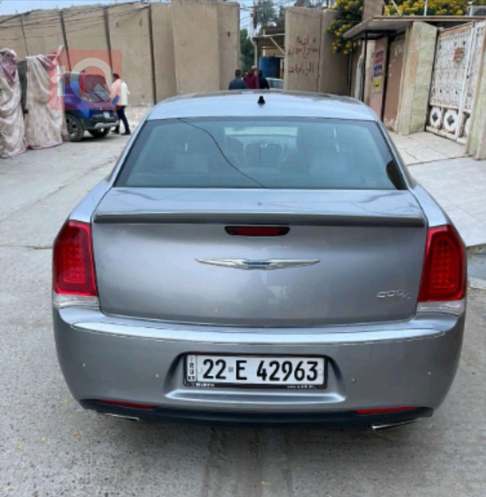 کرایسلەر 300